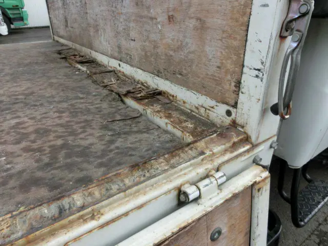 いすゞ エルフ TRG-NPR85AR(2WD)の写真16