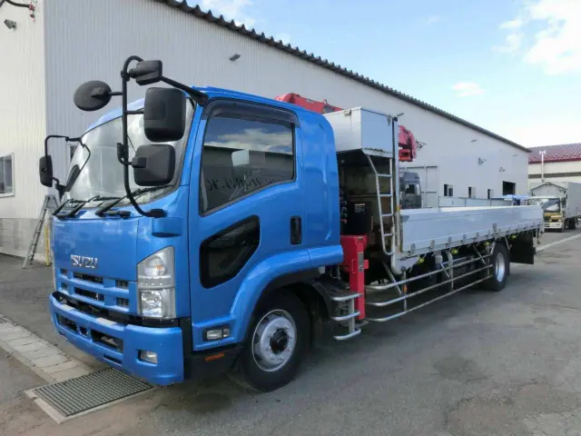 いすゞ フォワード LKG-FTR34S2(2WD)の写真1