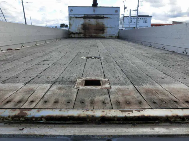 いすゞ フォワード LKG-FTR34S2(2WD)の写真8