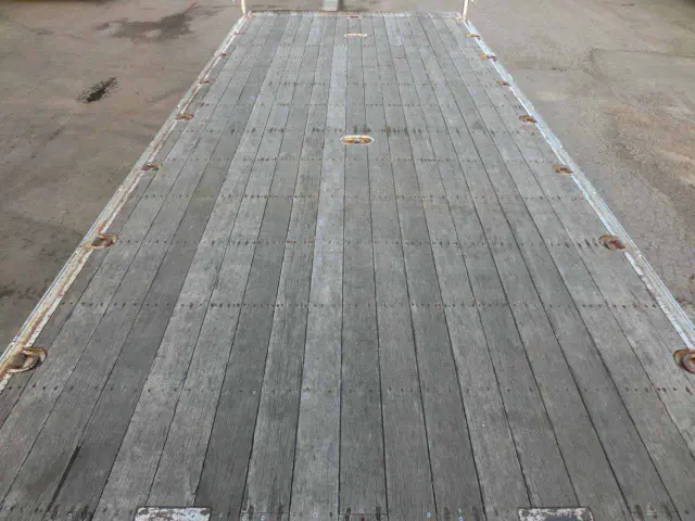 いすゞ フォワード LKG-FTR34S2(2WD)の写真9