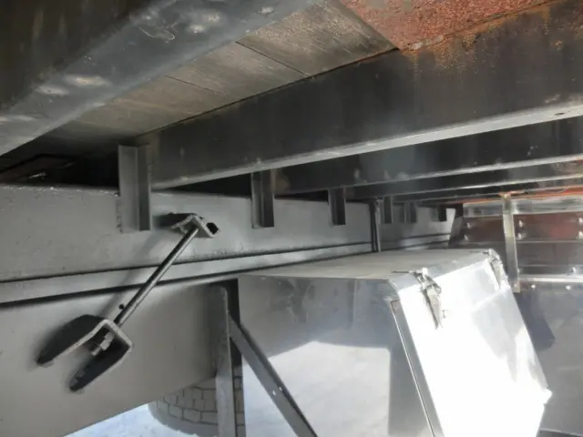 いすゞ フォワード LKG-FTR34S2(2WD)の写真12