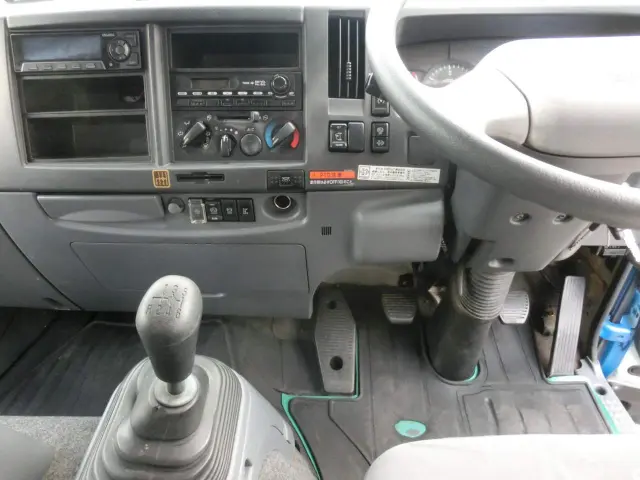 いすゞ フォワード LKG-FTR34S2(2WD)の写真23