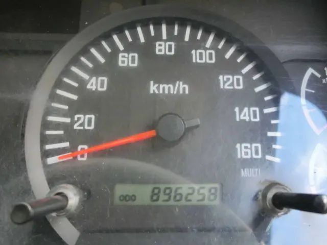 いすゞ フォワード LKG-FTR34S2(2WD)の写真24