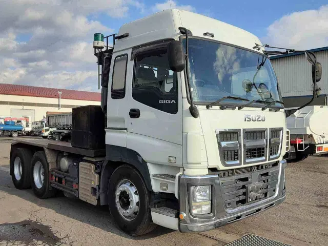いすゞ ギガ QDG-EXZ52AJ(6x4)の写真2