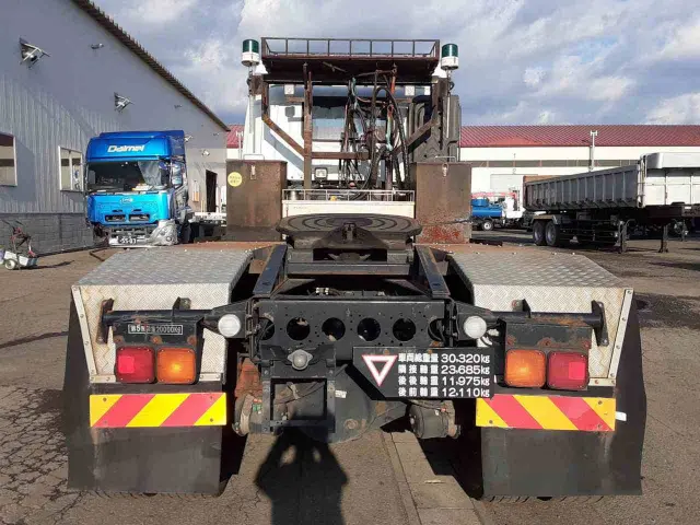 いすゞ ギガ QDG-EXZ52AJ(6x4)の写真5