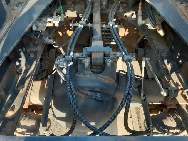 いすゞ ギガ QDG-EXZ52AJ(6x4)の写真9