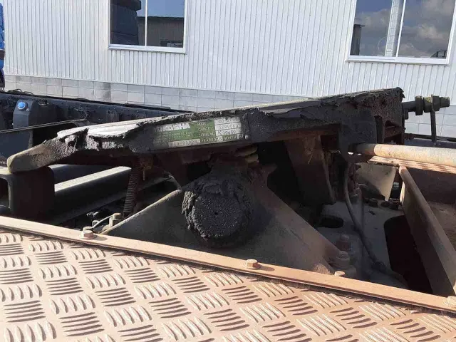 いすゞ ギガ QDG-EXZ52AJ(6x4)の写真13