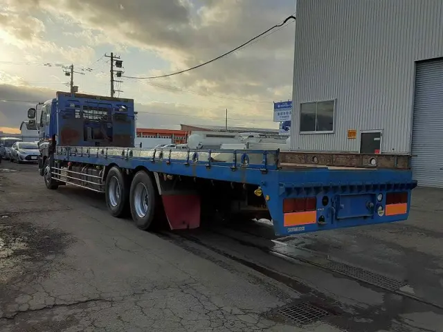 いすゞ ギガ PJ-CYZ51V6(6x4)の写真4