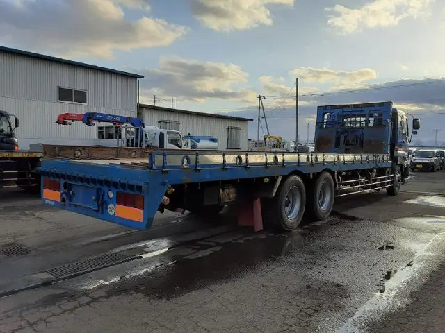 いすゞ ギガ PJ-CYZ51V6(6x4)の写真6