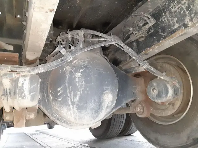 いすゞ ギガ PJ-CYZ51V6(6x4)の写真14