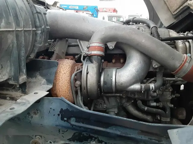 いすゞ ギガ PJ-CYZ51V6(6x4)の写真20