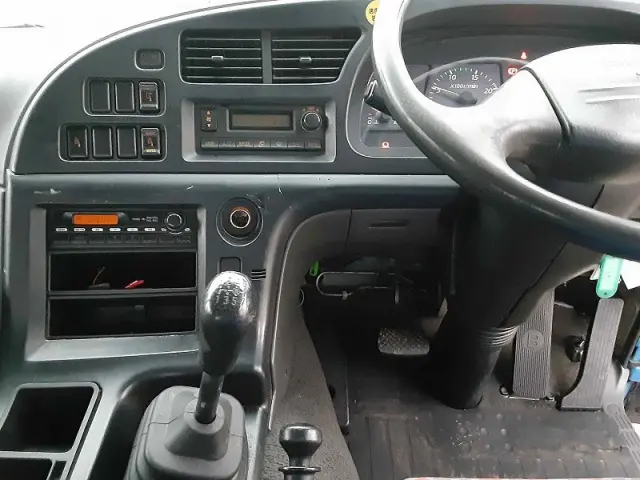 いすゞ ギガ PJ-CYZ51V6(6x4)の写真23