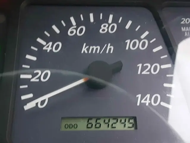 いすゞ ギガ PJ-CYZ51V6(6x4)の写真24