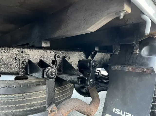 いすゞ エルフ TKG-NHS85A(4WD)の写真12