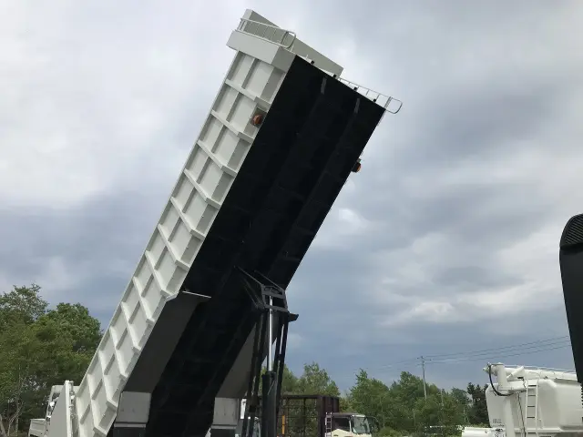 日野 プロフィア 2DG-FS1AHE(6x4)の写真8