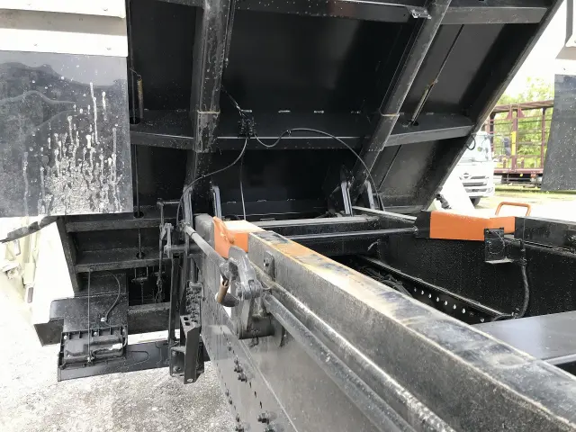 日野 プロフィア 2DG-FS1AHE(6x4)の写真13