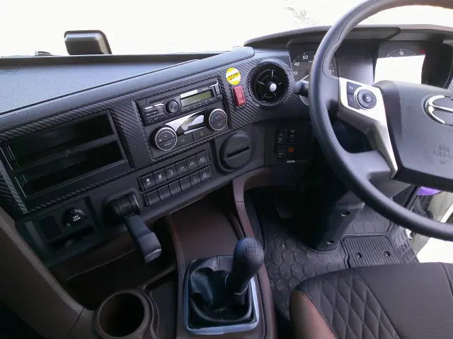 日野 プロフィア 2DG-FS1AHE(6x4)の写真23