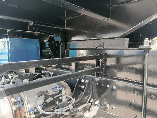 日野 プロフィア 2DG-FS1AHE(6x4)の写真13