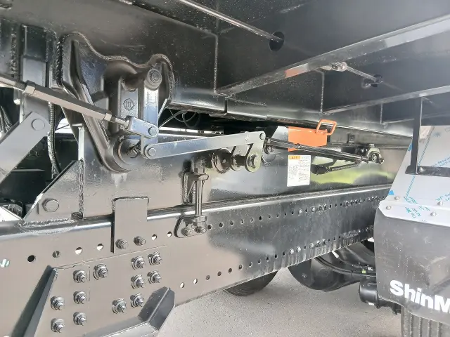 日野 プロフィア 2DG-FS1AHE(6x4)の写真15