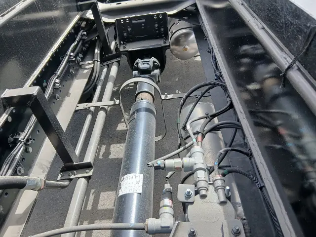 日野 プロフィア 2DG-FS1AHE(6x4)の写真17