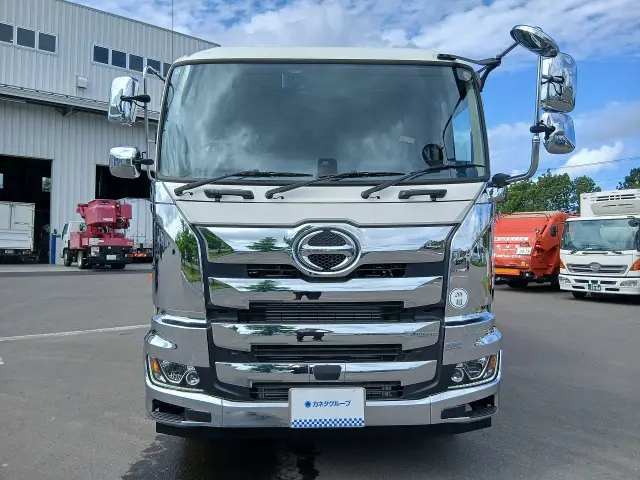日野 プロフィア 2DG-FS1AJE(6x4)の写真3