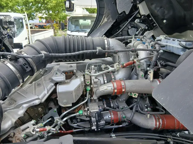 日野 プロフィア 2DG-FS1AJE(6x4)の写真20