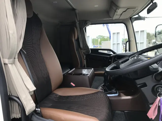 日野 プロフィア 2DG-FS1AHC(6x4)の写真22