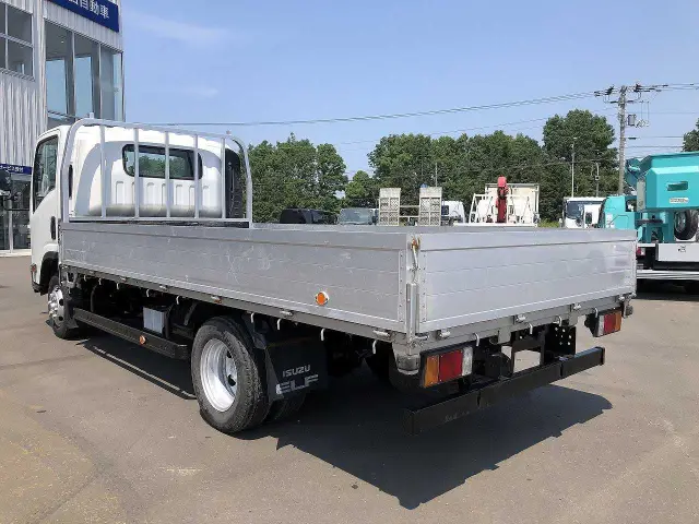 いすゞ エルフ TDG-NP85AR(4WD)の写真4