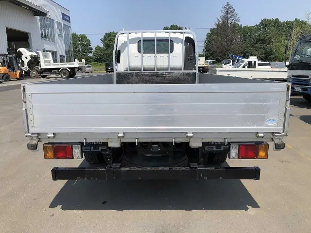 いすゞ エルフ TDG-NP85AR(4WD)の写真5