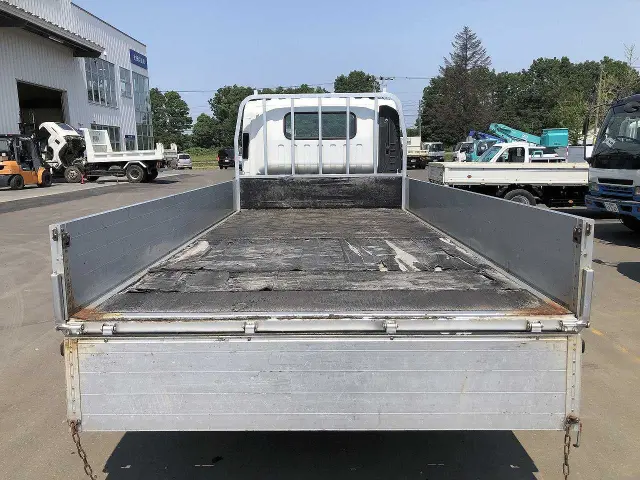 いすゞ エルフ TDG-NP85AR(4WD)の写真9