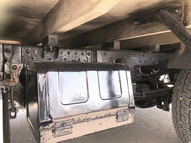 いすゞ エルフ TDG-NP85AR(4WD)の写真10