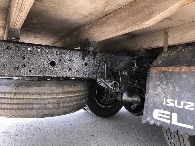 いすゞ エルフ TDG-NP85AR(4WD)の写真11