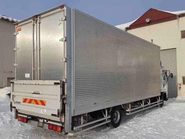 いすゞ フォワード SKG-FRR90S2(2WD)の写真6