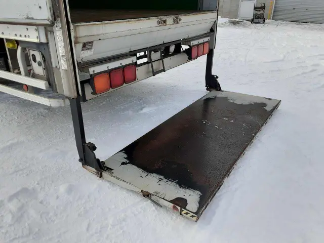 いすゞ フォワード SKG-FRR90S2(2WD)の写真11