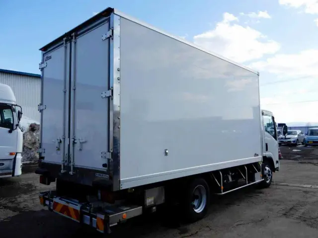 いすゞ エルフ TPG-NPR85AN(2WD)の写真6