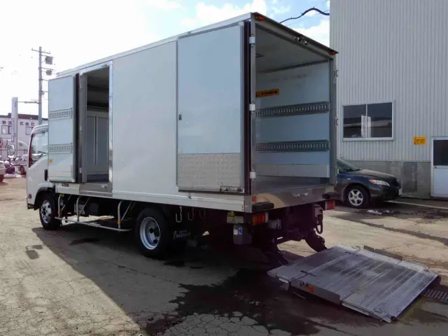 いすゞ エルフ TPG-NPR85AN(2WD)の写真9