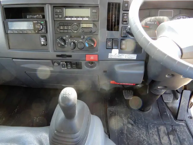いすゞ エルフ TPG-NPR85AN(2WD)の写真23