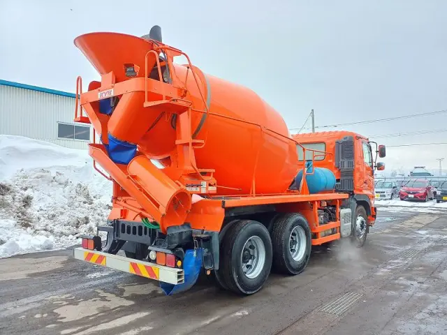 日野 プロフィア QKG-FS1AKAA(6x4)の写真6