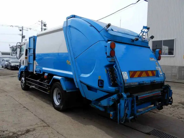 いすゞ フォワード LKG-FTR90S2(2WD)の写真4