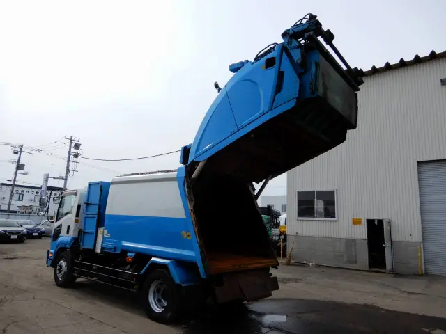 いすゞ フォワード LKG-FTR90S2(2WD)の写真10