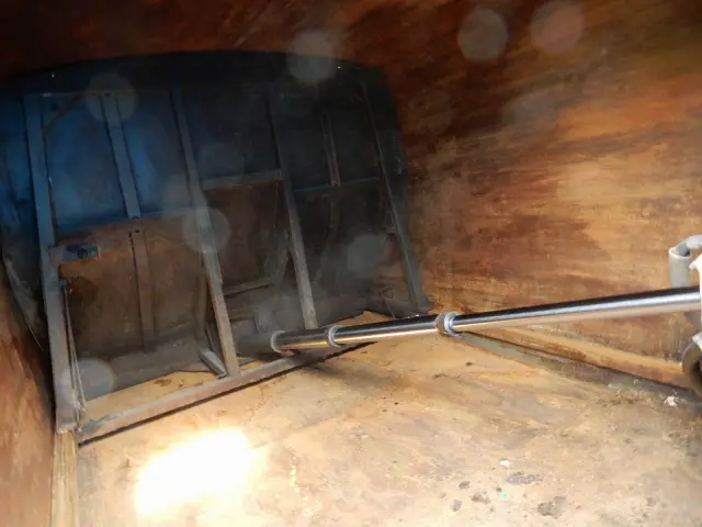 いすゞ フォワード LKG-FTR90S2(2WD)の写真11