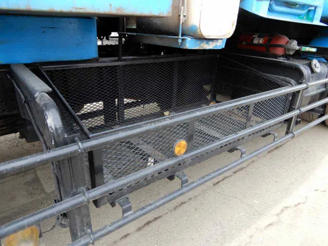 いすゞ フォワード LKG-FTR90S2(2WD)の写真16