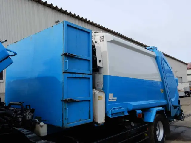 いすゞ フォワード LKG-FTR90S2(2WD)の写真18