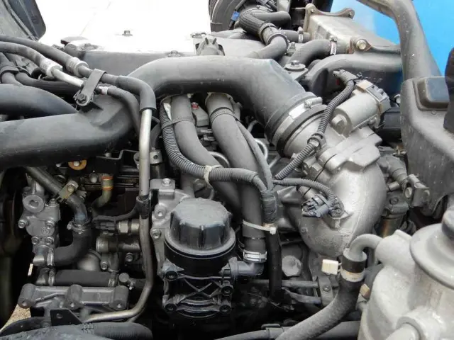 いすゞ フォワード LKG-FTR90S2(2WD)の写真20