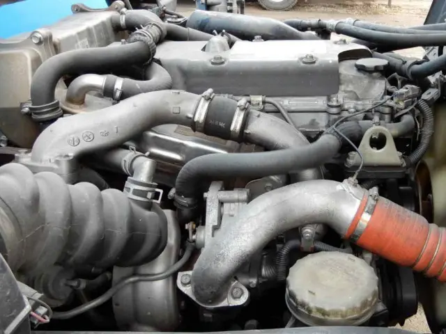 いすゞ フォワード LKG-FTR90S2(2WD)の写真21