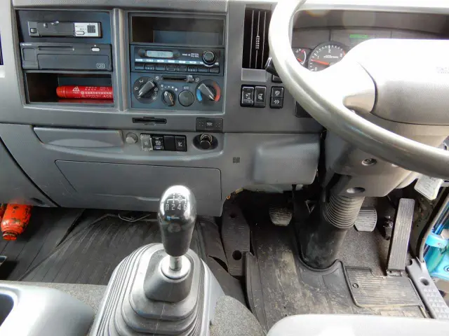 いすゞ フォワード LKG-FTR90S2(2WD)の写真23