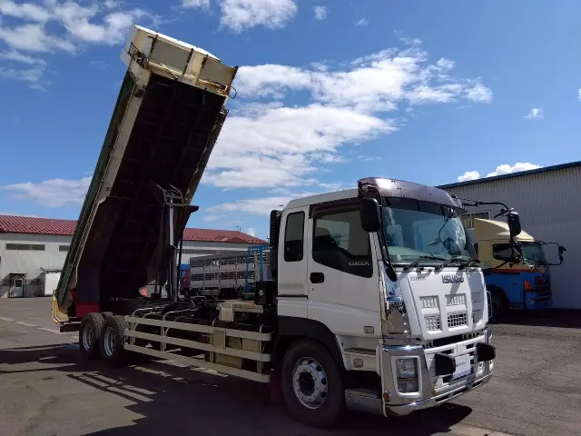 いすゞ ギガ QKG-CYZ77A(6x4)の写真8