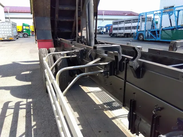 いすゞ ギガ QKG-CYZ77A(6x4)の写真12