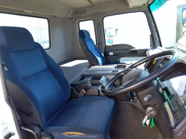 いすゞ ギガ QKG-CYZ77A(6x4)の写真22