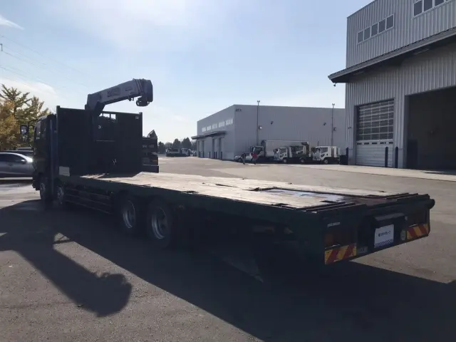 いすゞ ギガ QKG-CYH77A(8x4)の写真4